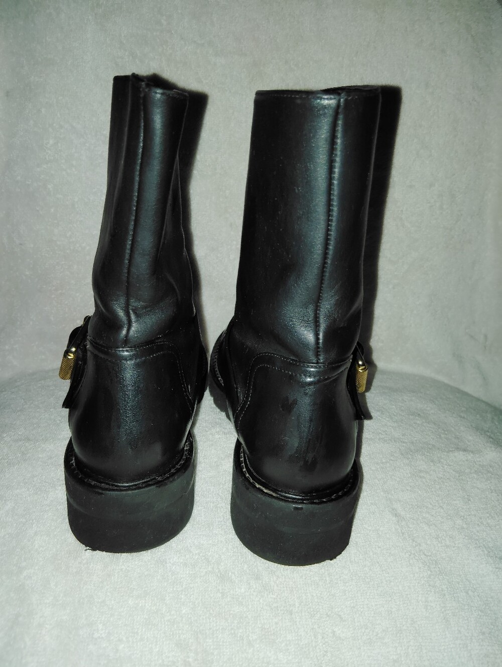 $600 Stuart Weitzman Lug Sole Black Leather Boots Gold Buckle Sz 7 - Picture 4 of 7
